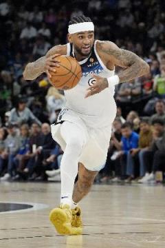 逆境中的英雄！亞歷山大-沃克：關(guān)鍵時(shí)刻挺身而出