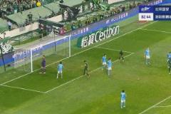國安禁區(qū)內(nèi)斷球，張玉寧門前空門機(jī)會推射打高