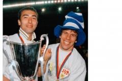 1998年切爾西奪冠歐洲優(yōu)勝者杯，藍軍社媒曬回憶照