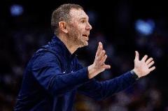 丹佛記者：末節(jié)領(lǐng)先8分遭逆轉(zhuǎn)，今日領(lǐng)先9分，秘訣可能是不領(lǐng)先