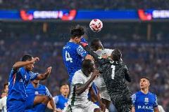 記者：蔣圣龍身體不適 醫(yī)療組或要求其休整或缺席客戰(zhàn)英博