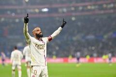 里昂為拉卡澤特舉行告別儀式，傳奇功勛將離隊(duì)