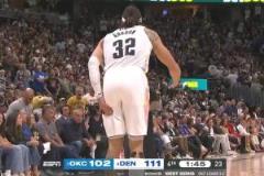 DeepSeek解析大腿腿筋拉傷：輕度可正常行走恢復(fù)時(shí)間1-3周