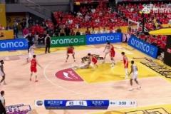 這個(gè)動(dòng)作不應(yīng)該??！北京廣廈G5賽中陳盈駿抱怨孫銘徽踢腿阻擋