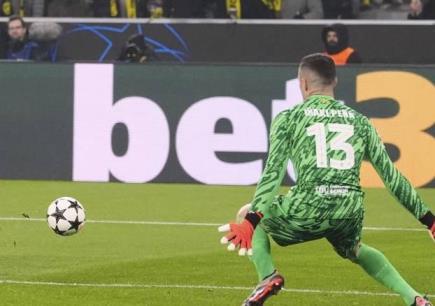 佩尼亞高薪難離隊，球隊面臨關(guān)鍵抉擇