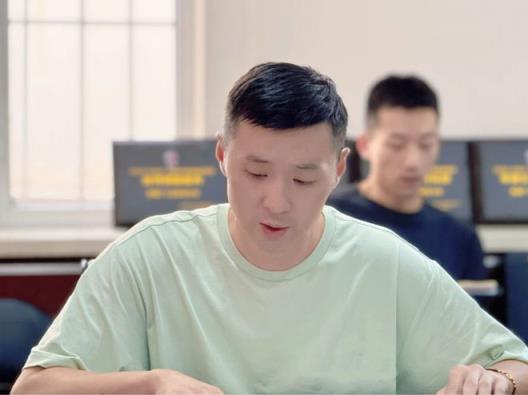 新疆男籃備戰(zhàn)總結(jié)會(huì)！劉煒部署任務(wù)，重提外援選拔，郭艦關(guān)注傷病隱患！