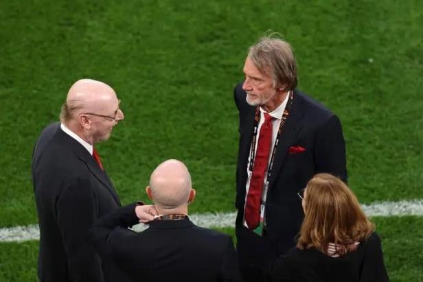 曼聯(lián)今日?qǐng)?bào)送裁員200人名單，理療師和按摩師在列