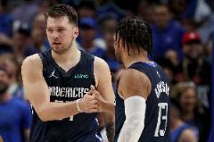 夏普：如果布倫森一直和東契奇同隊，不會這么糟糕，他需要自己的球隊