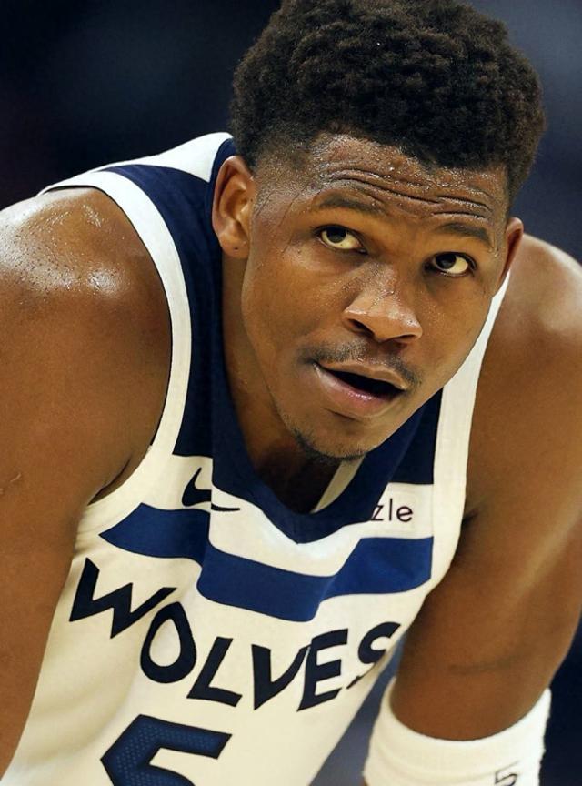 隊(duì)記：球員因G1賽后發(fā)言被罰5萬美元，G2賽后愛德華茲未接受采訪