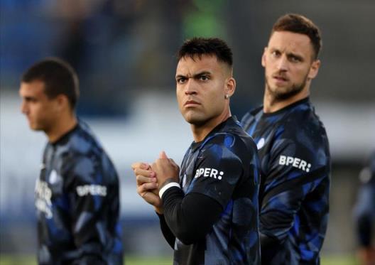 那不勒斯奪冠！國米厚道舉動引發(fā)熱議，球迷贊其有格局