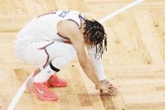 天平傾斜！尼克斯東決0-2落敗，今年季后賽首戰(zhàn)告負(fù)