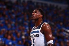 愛(ài)德華茲季后賽G3砍下32.5分6板6助 三分命中率高達(dá)41.7%