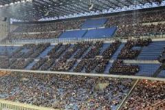 米蘭球迷高呼“GO HOME”驅(qū)逐球員