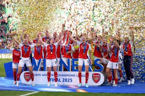 阿森納女足淘汰里昂，巴薩問鼎歐冠女足，兩隊(duì)共攬九屆冠軍