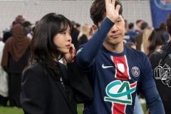 李剛?cè)蕯y女友亮相，女友為218億韓元韓國財(cái)閥繼承人