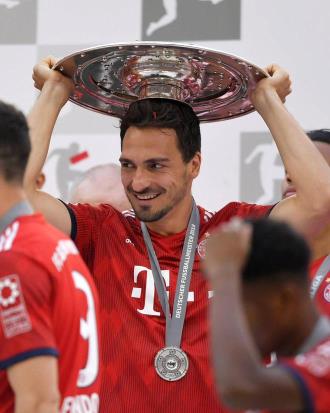 拜仁官方發(fā)文祝福胡梅爾斯：職業(yè)生涯精彩，愿未來(lái)一切順利！