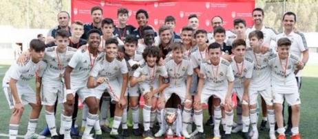 阿隆索首日執(zhí)教皇馬，走進青訓營更衣室與新隊員見面