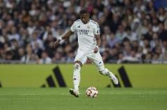 德天空：沙特球隊(duì)有意簽下阿拉巴，球員或考慮轉(zhuǎn)會(huì)并會(huì)與阿隆索討論未來(lái)