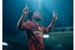 曼城官方祝福多庫(kù)23歲生日快樂(lè)，加盟以來(lái)出戰(zhàn)81場(chǎng)貢獻(xiàn)12球20助攻